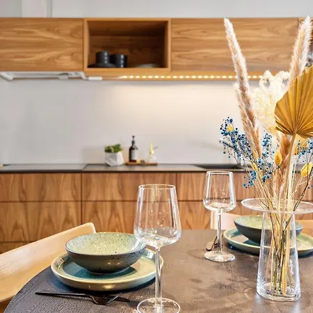 Stunning Modern In The Heart Of Downtown Daire *